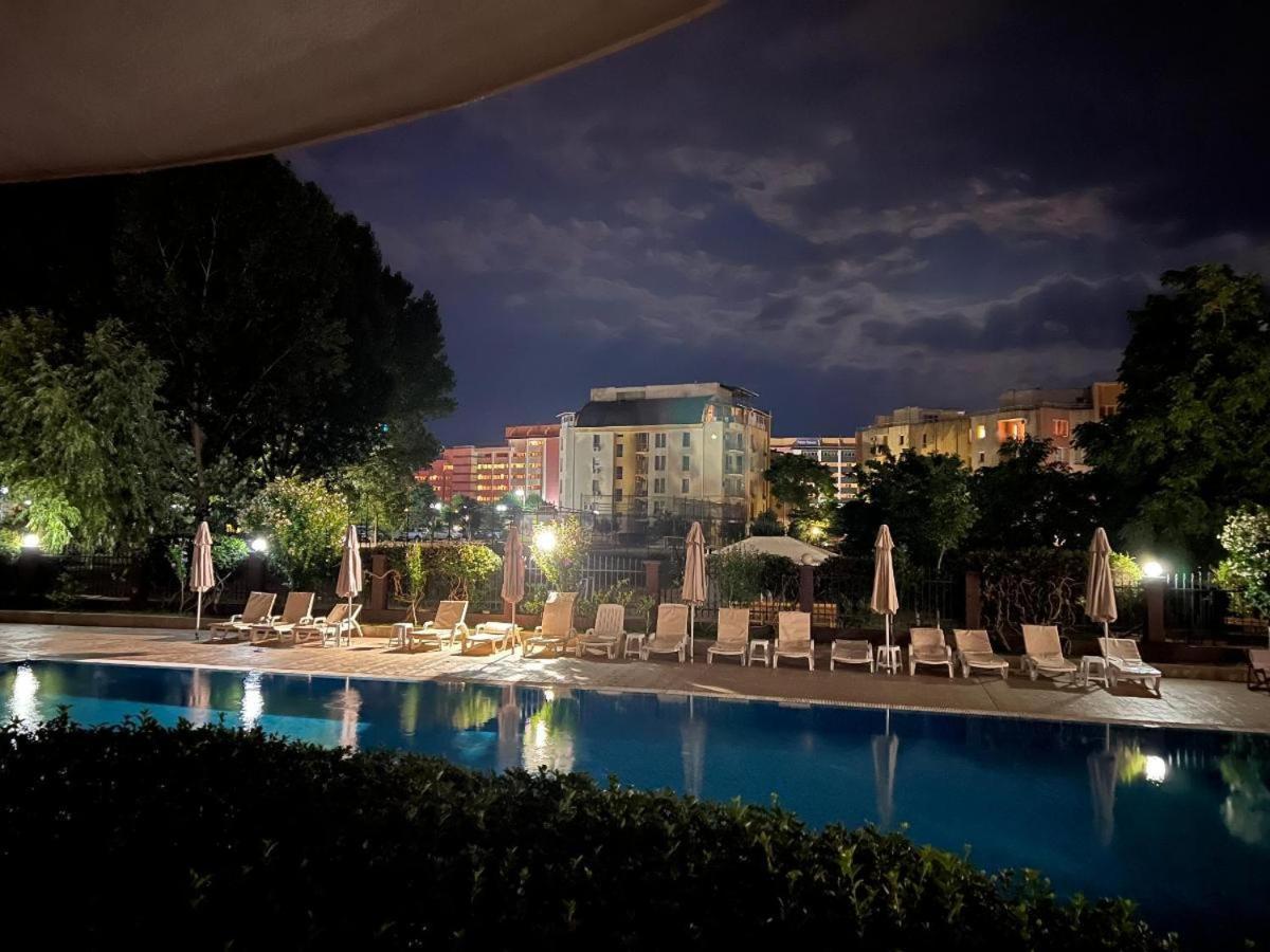 Alex Deluxe Apartments Pantai Sunny Luaran gambar