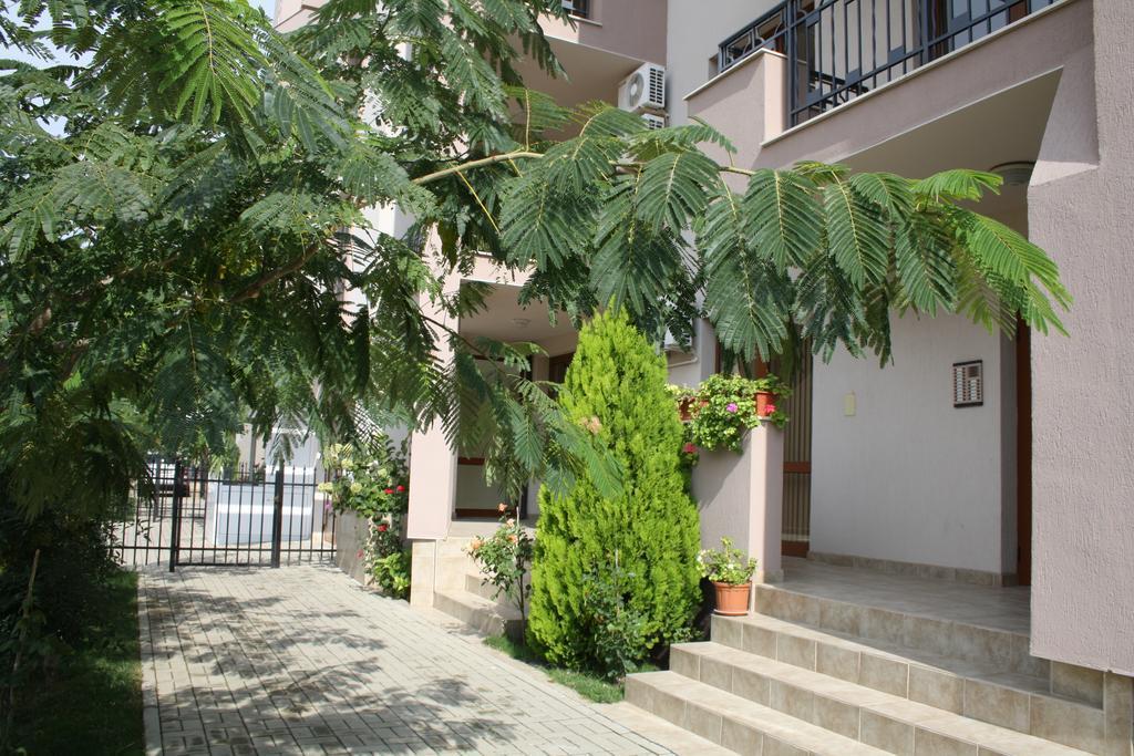 Alex Deluxe Apartments Pantai Sunny Luaran gambar